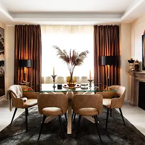 Qult - The Aristocrat Apartment Bucharest
